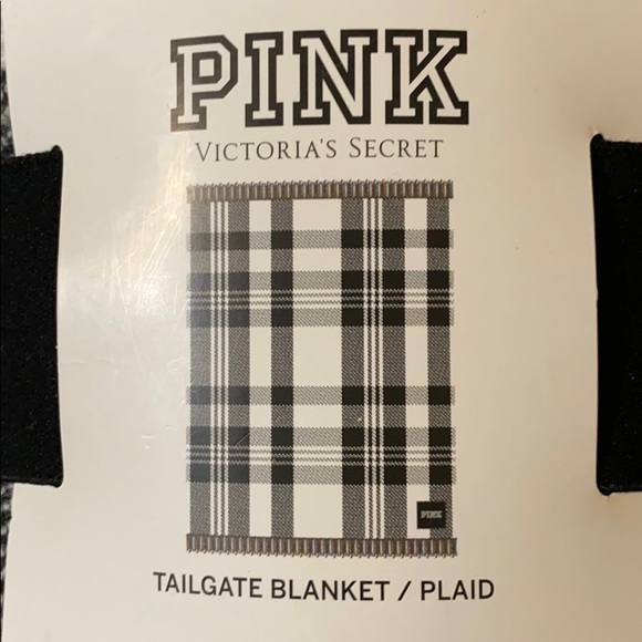 PINK Tailgate blanket - Picture 2 of 2